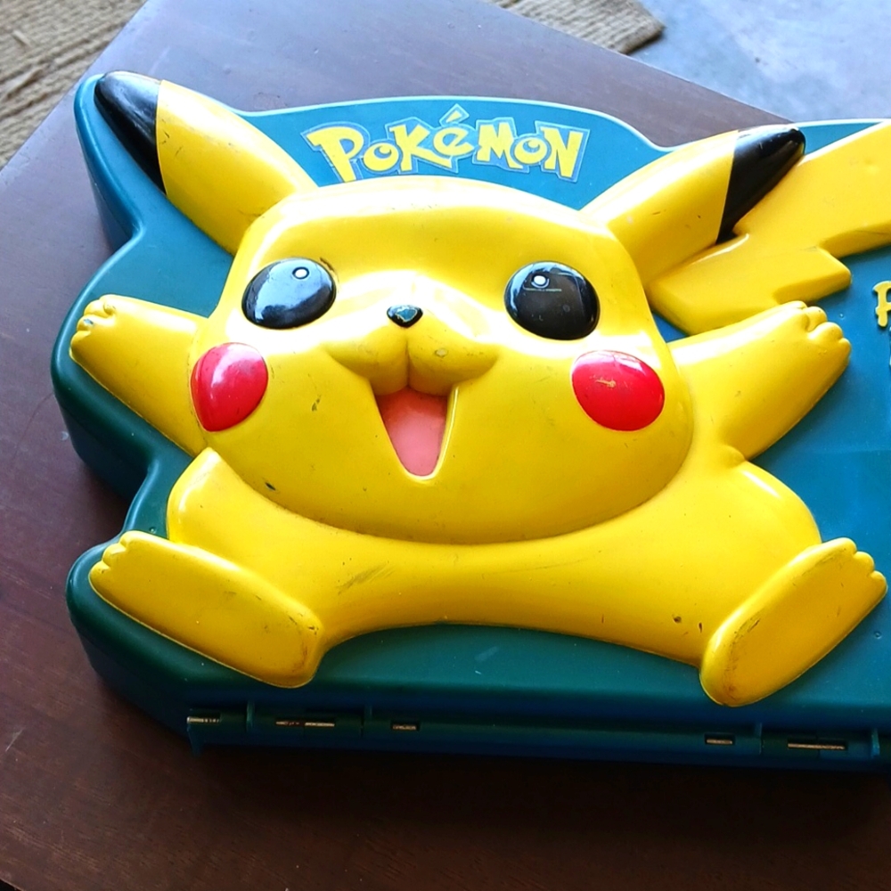 Pikachu 1999 Pokémon rose art case used